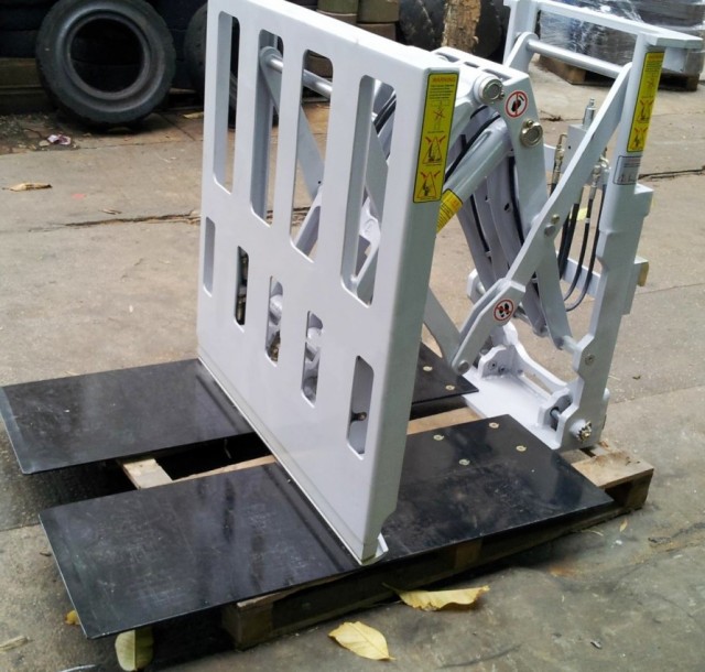 Forklift Push-Pull Device